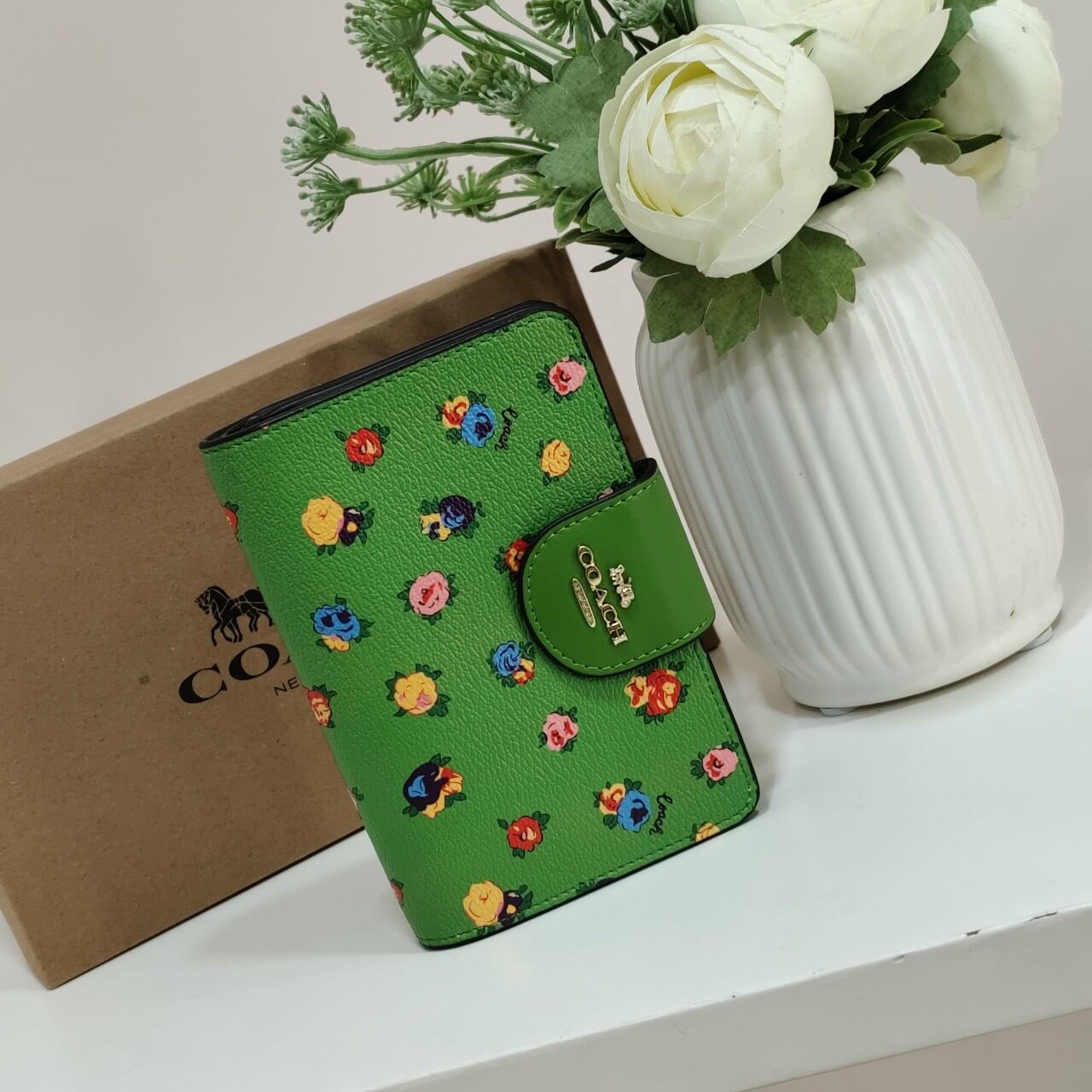 Ví C0ach Medium Corner Zip Wallet With Mini Vintage Rose Print C9934 siêu cưng