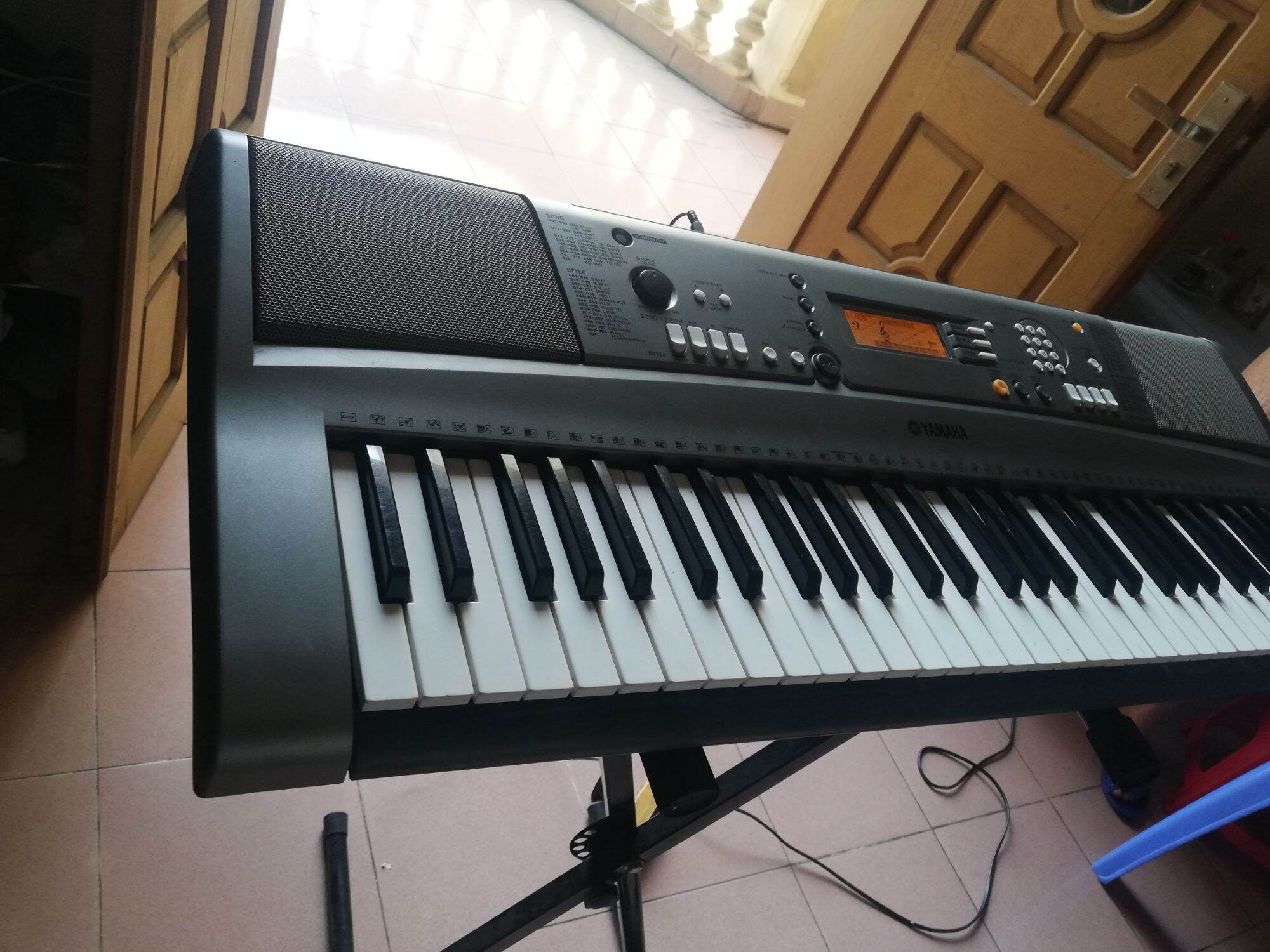 Đàn Organ Yamaha PSR vn300