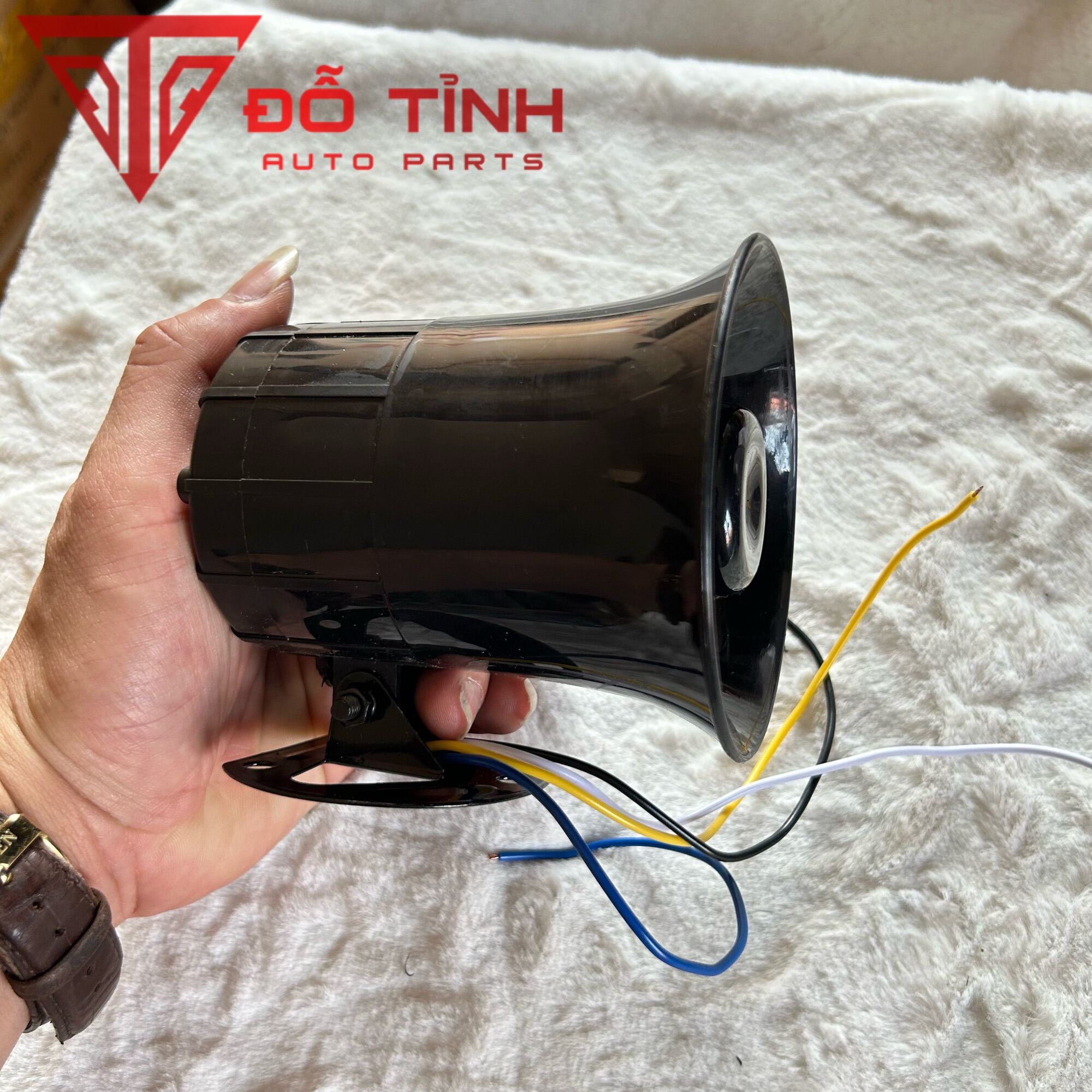 Còi lùi xi nhan giọng nói. Còi de 12/24v chất lượng.