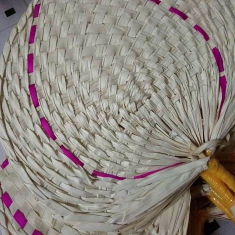 Quạt lá dừa thiên nhiên