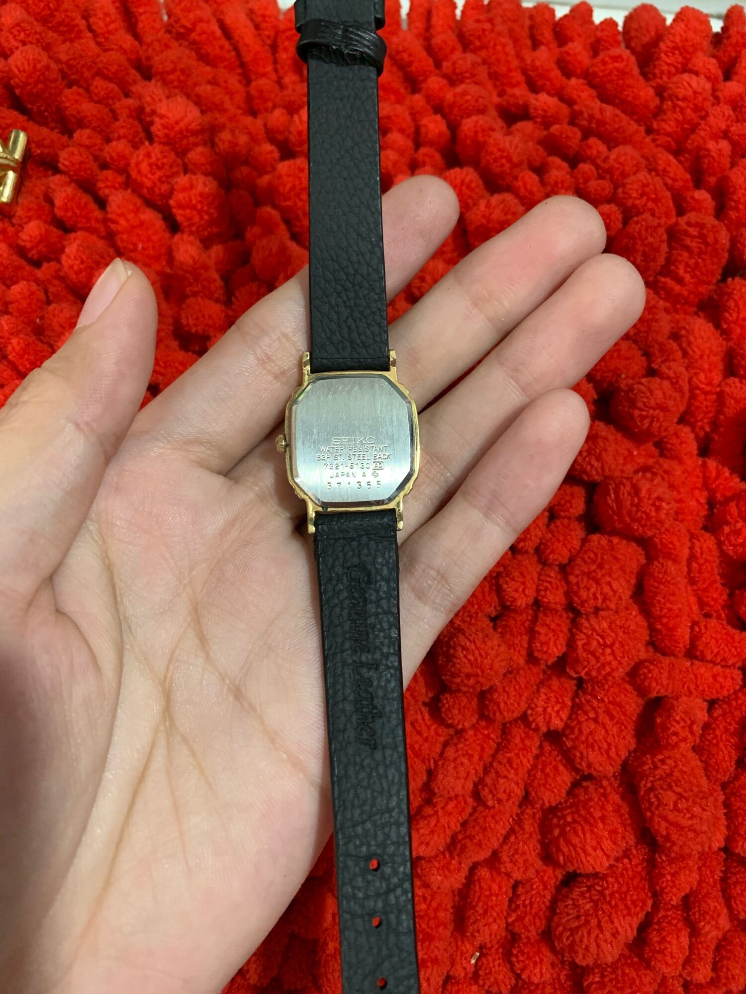 Đồng hồ nữ Seiko vuông nhỏ hàng si