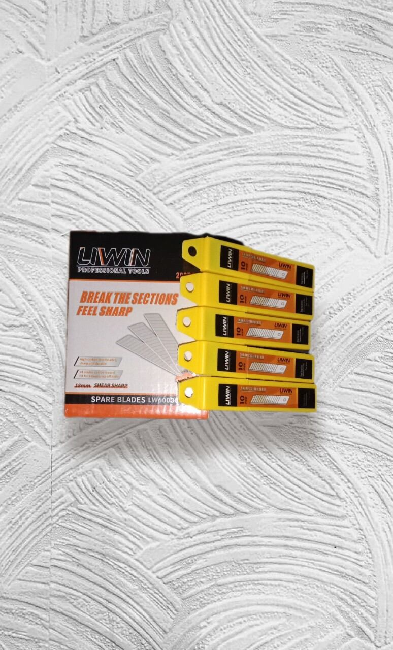 10 hộp 100 lưỡi dao rọc giấy.