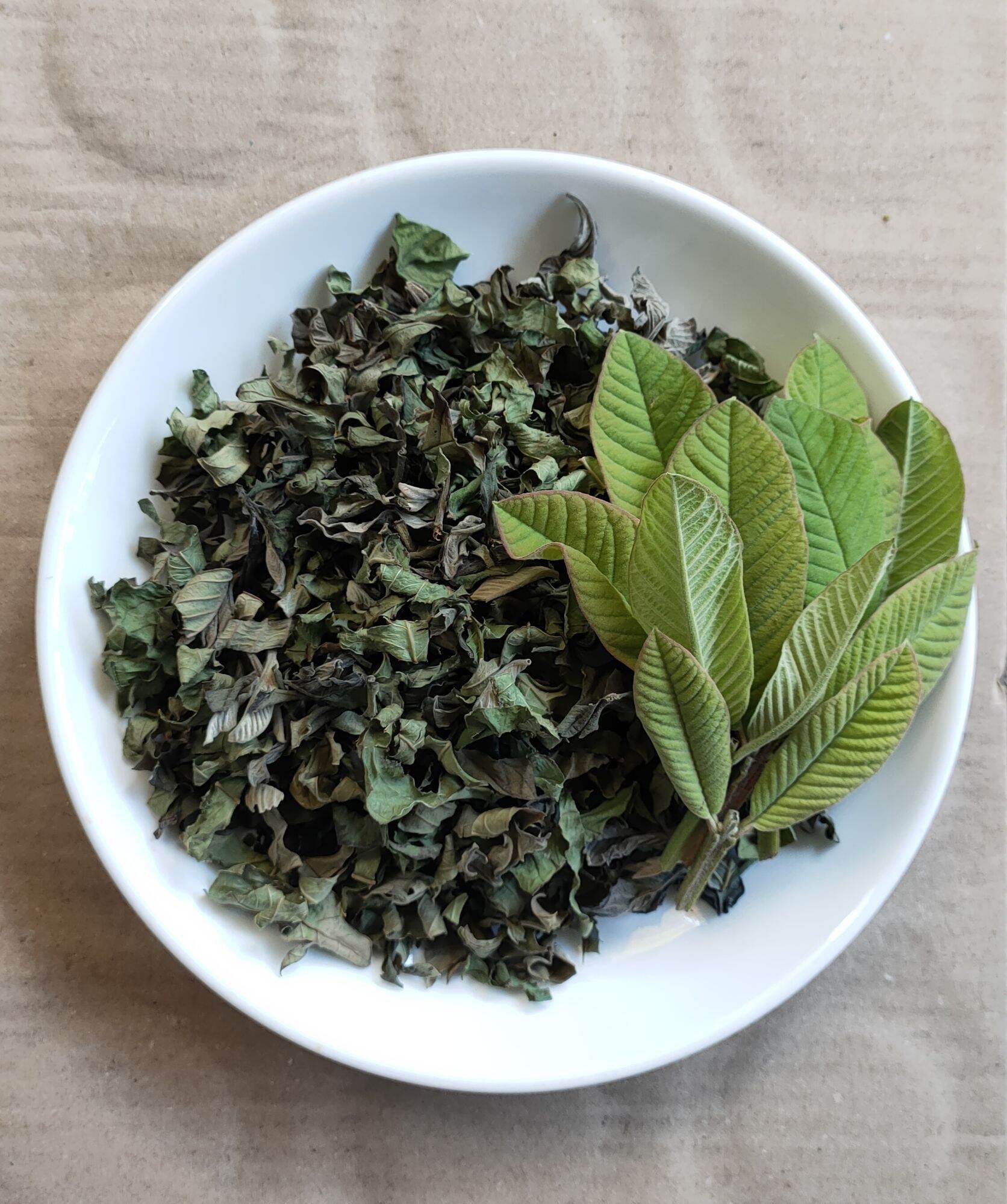 Lá ổi non phơi khô 100gr