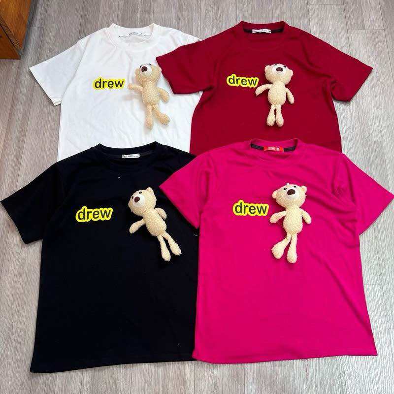 ÁO THUN BABY TEE IN  CHỮ VÀNG ĐÍNH KÈM GẤU BÔNG SIÊU XINH BBT DREWGAU