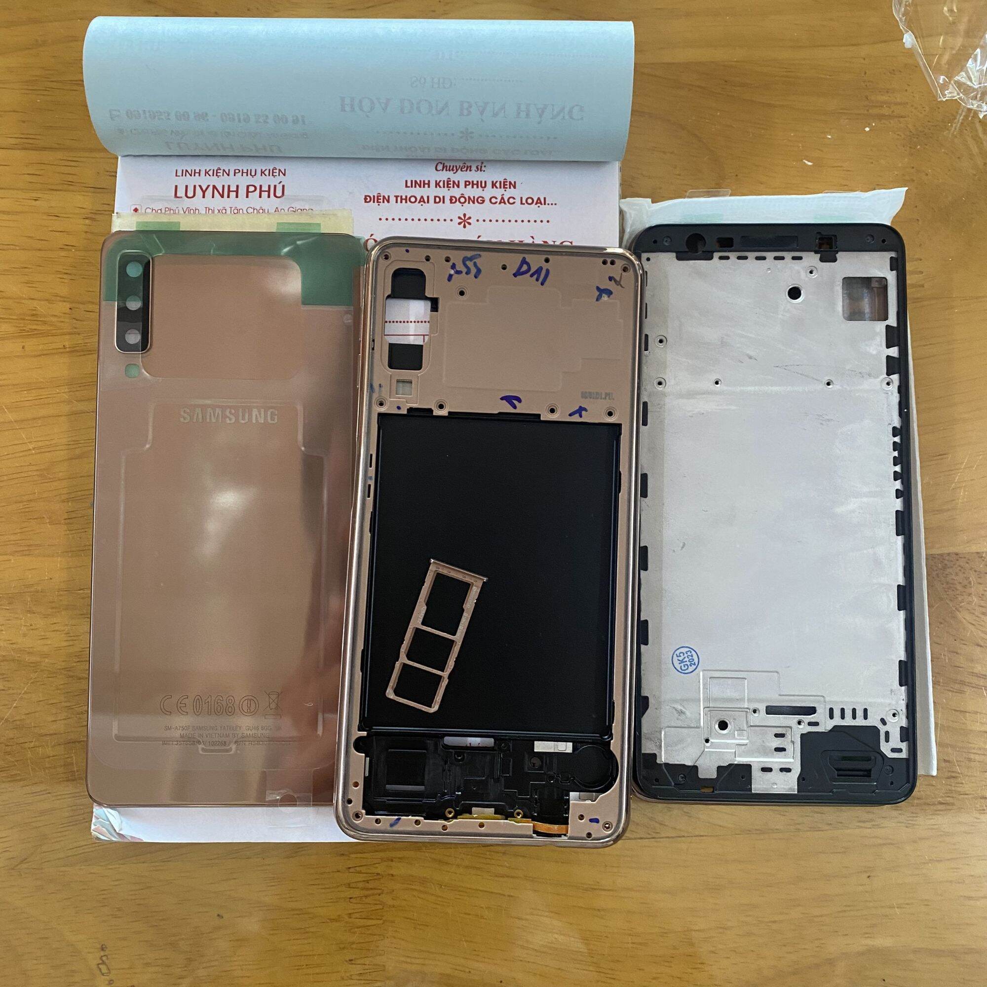 Vỏ samsung a7 2018 a750 bộ có khay sim