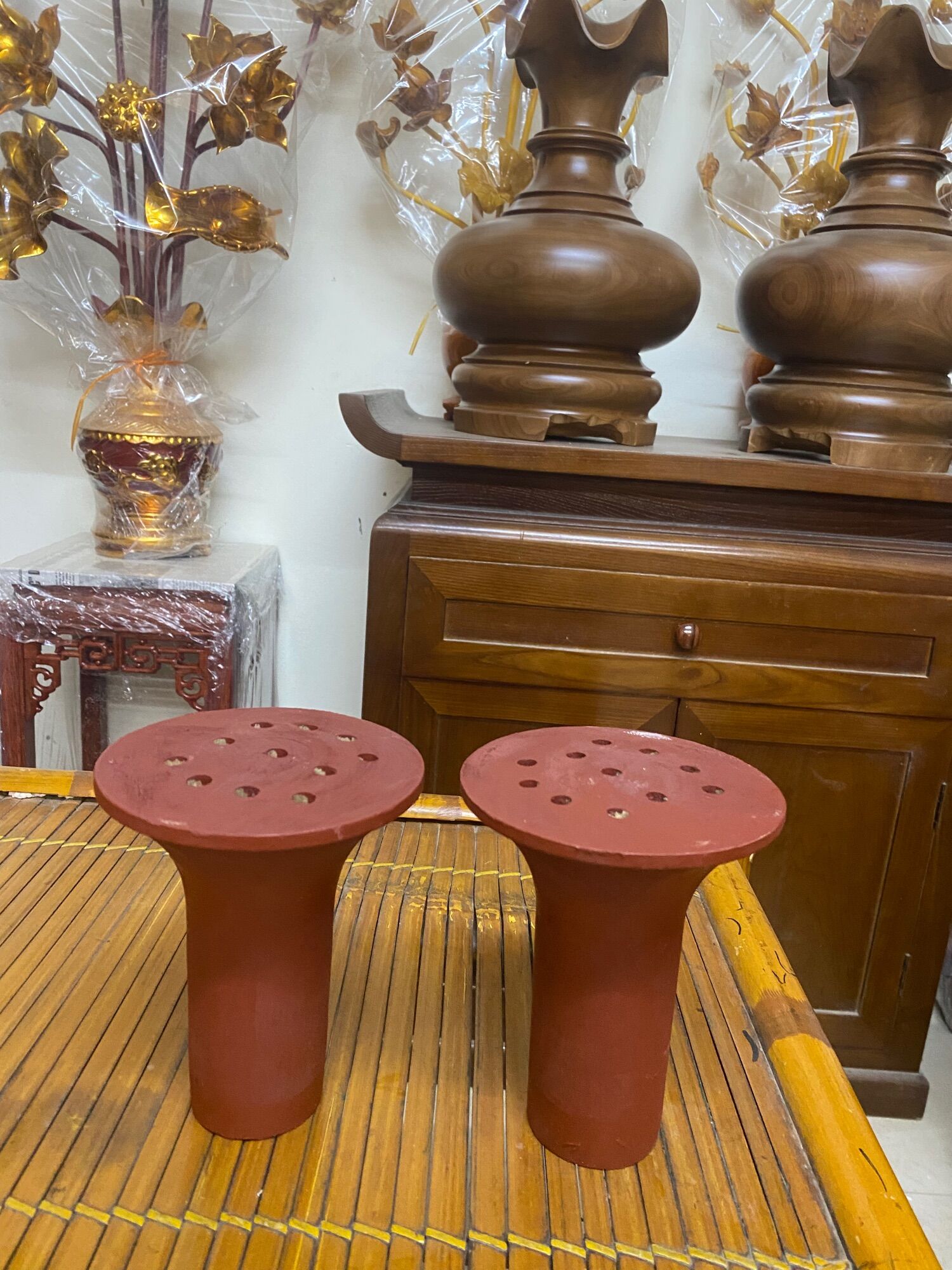 Đế Gỗ Cắm Hoa Bình Sứ
