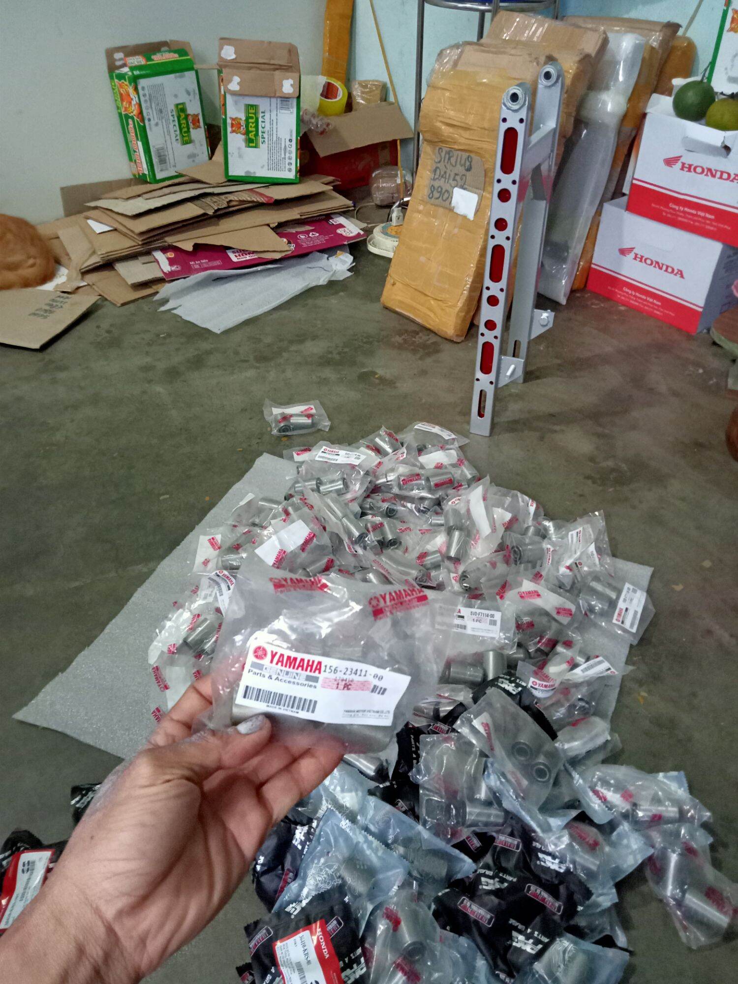 Bạc gắp càng sâu.Sirrius 50+110cc+Jupiter + Sirius FI RC