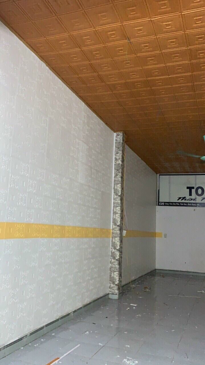 Xốp dán tường 3D Hoa văn tim 70x70cm