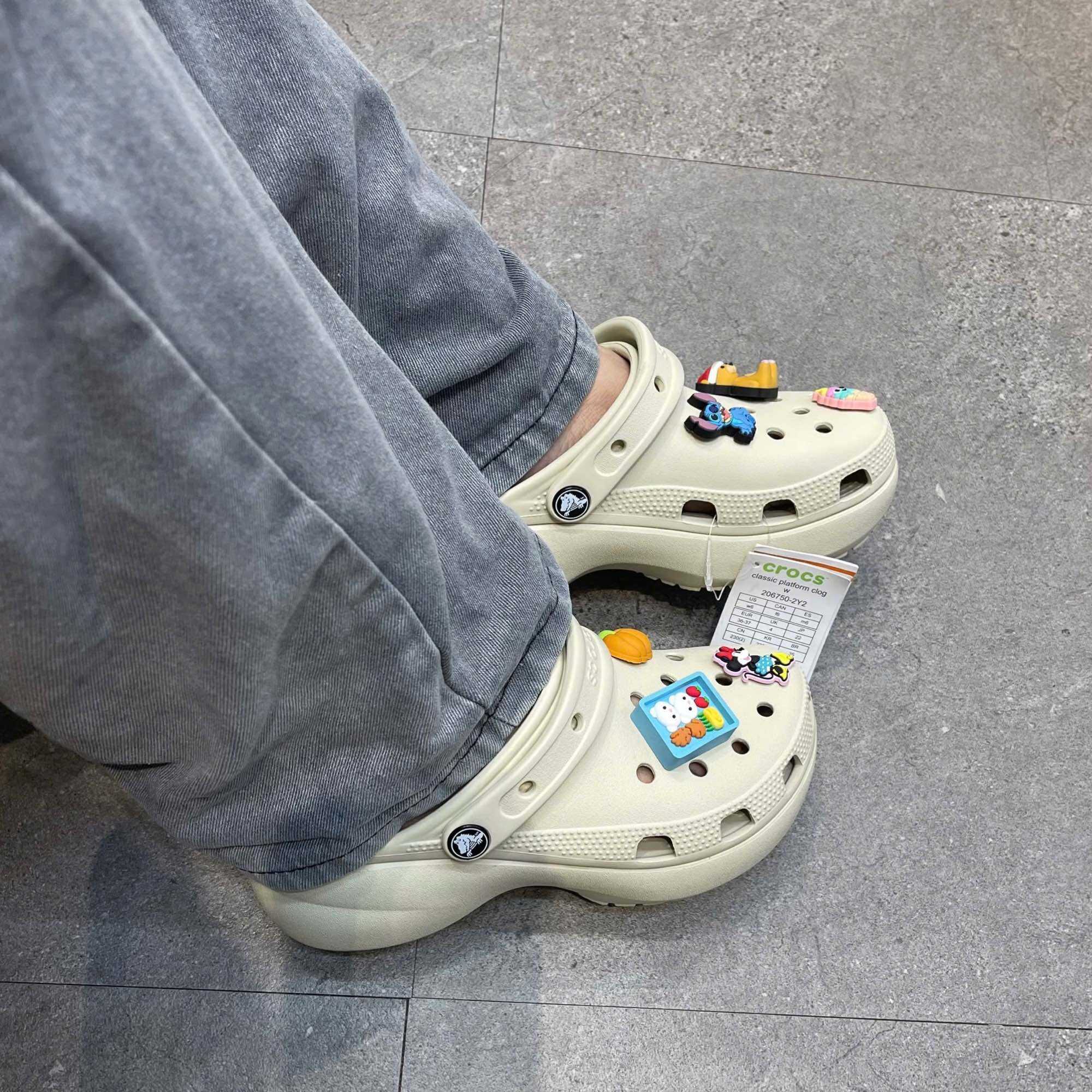CHÍNH HÃNG - GIÀY CLOG UNISEX CROCS CRUSH CLASSIC WHITE Code: 207521-100
