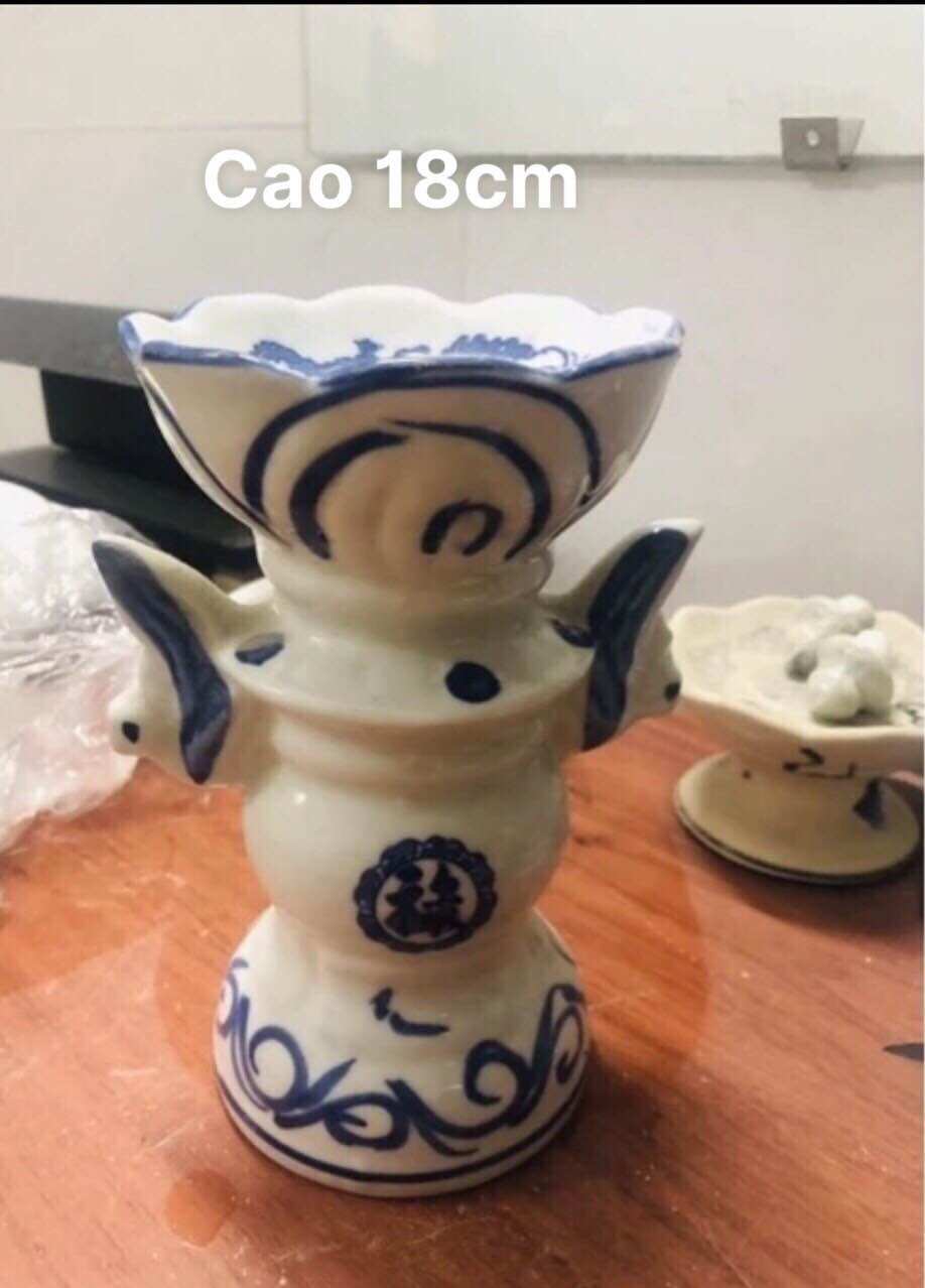 Chân nến thờ