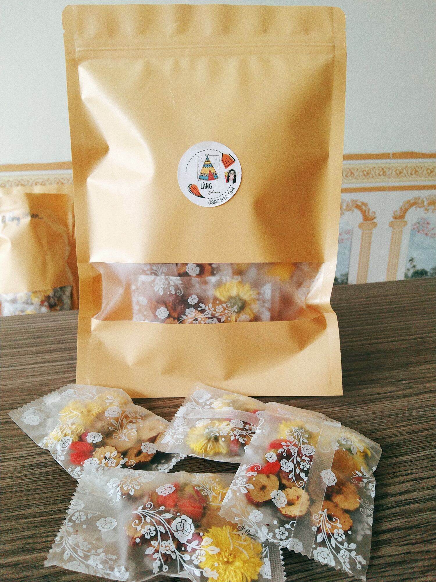 Trà dưỡng nhan( trà hoa cúc, táo đỏ)