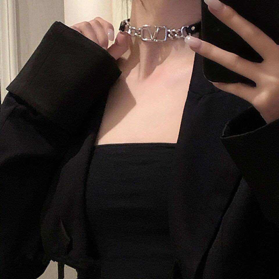 Chocker da kèm chữ cá tính