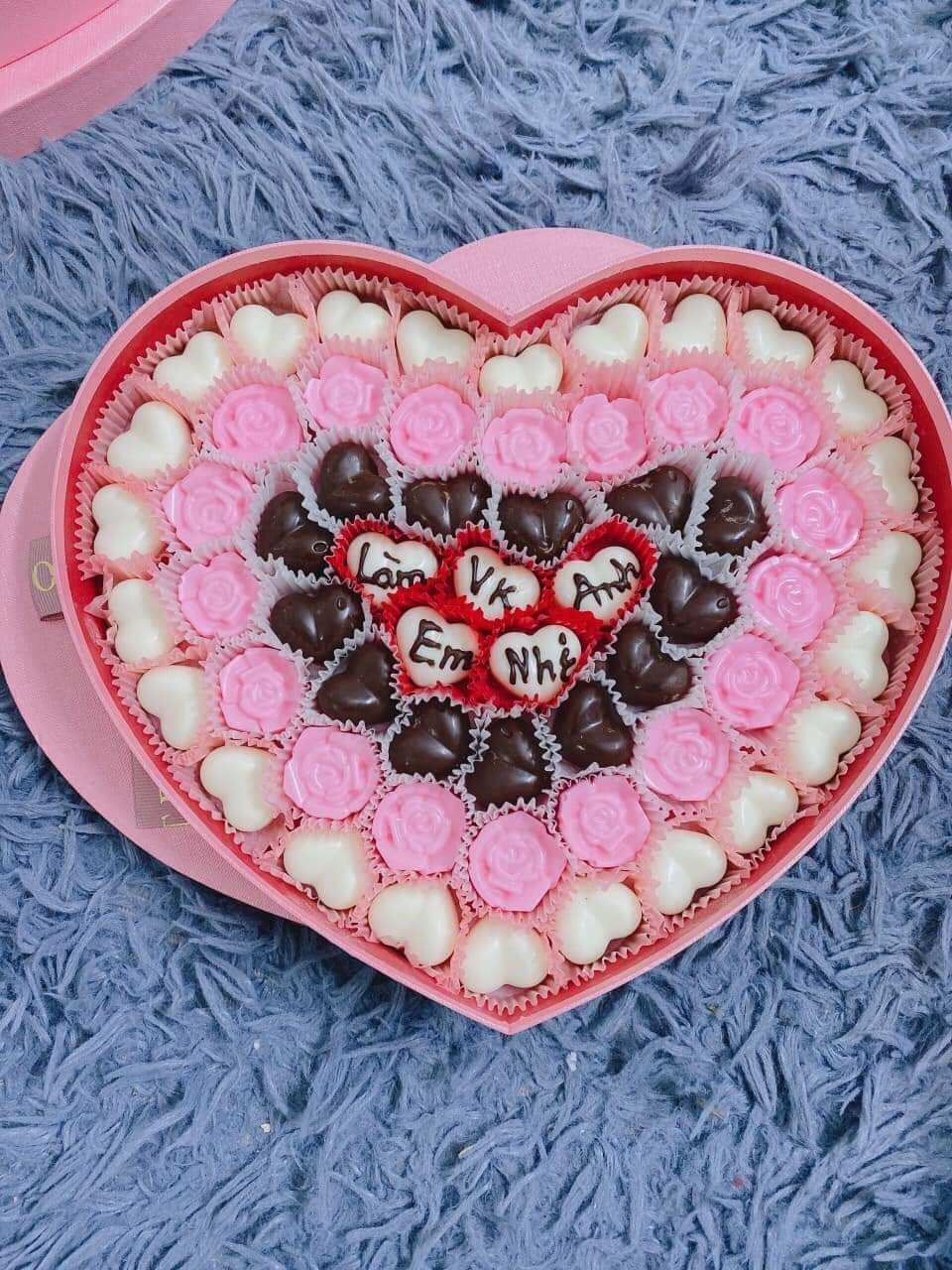 Hộp socola VALENTINE theo yêu cầu ( kèm thiệp + ghi nếu có yêu cầu)