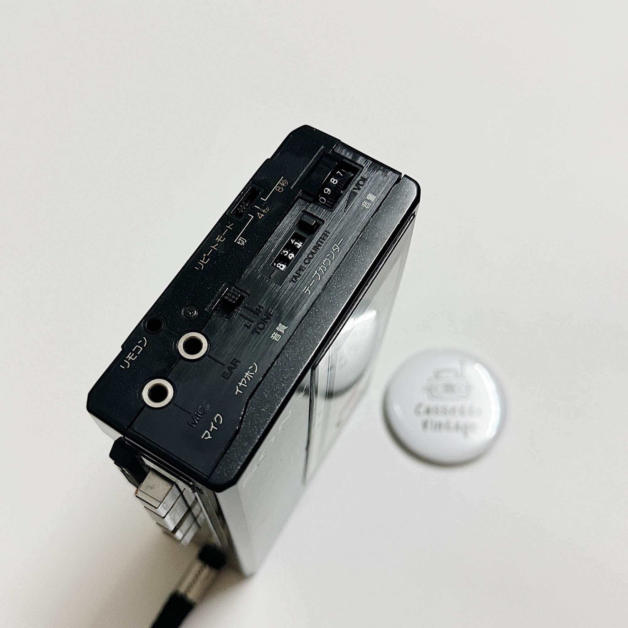 Máy cassette cầm tay Sony R1 Cổ Điển