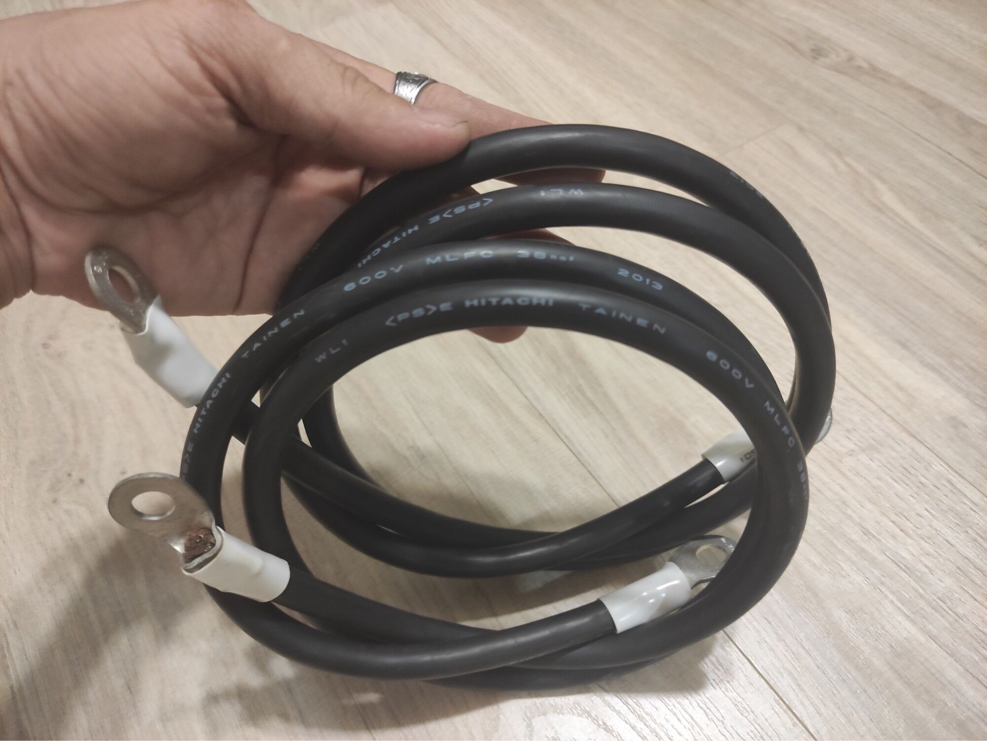 Dây cáp đồng hi.ta.chi m25 làm máy hàn cell