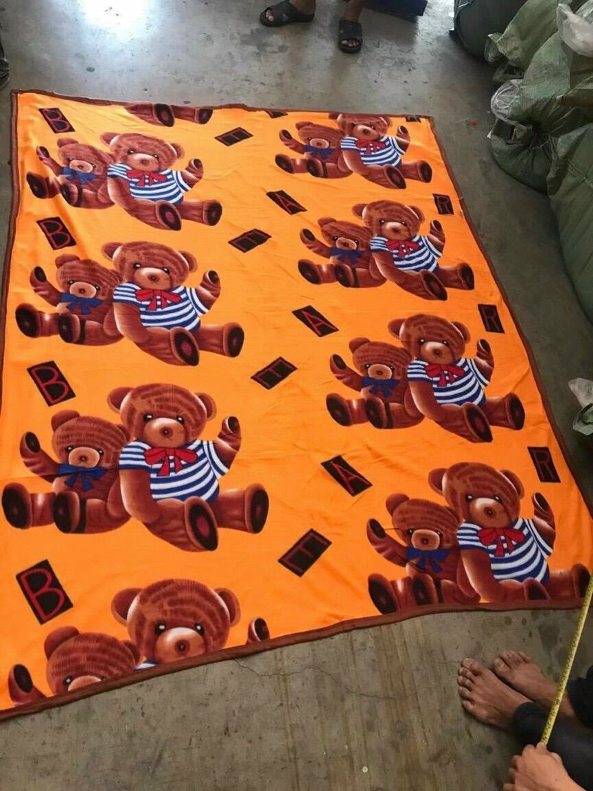 Mền Nỉ Mỏng Giao ngẫu nhiên
