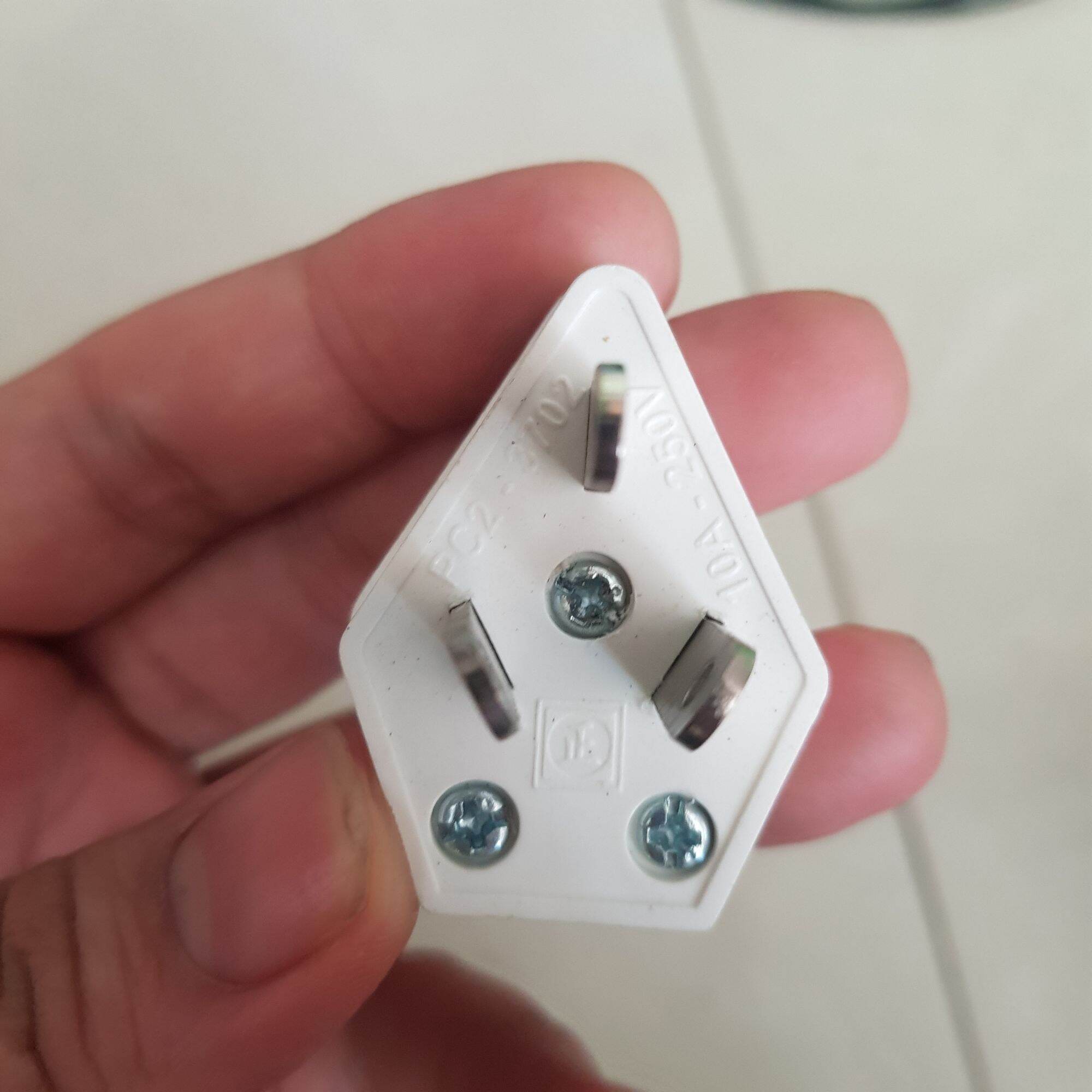 Phích cắm 3 chân - phích cắm 3 chấu dẹp pc-3702 tiến thành