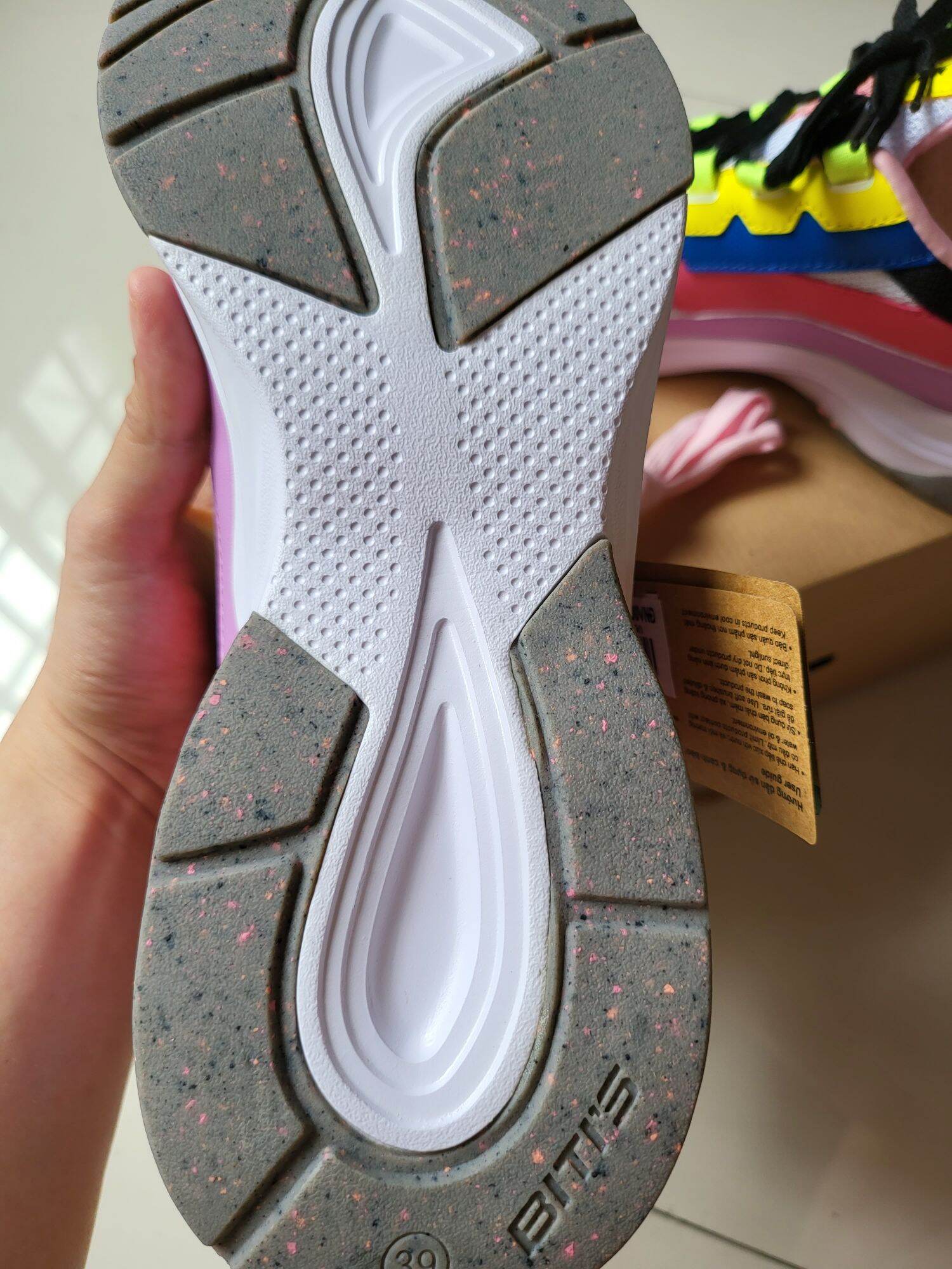 GIÀY SNEAKER NỮ  SIZE 39