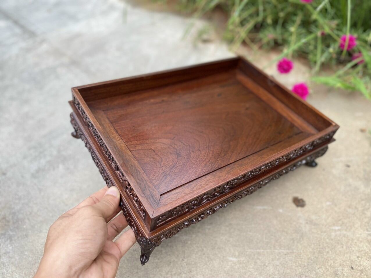 Khay trà chân quỳ gỗ gụ 31x22cm