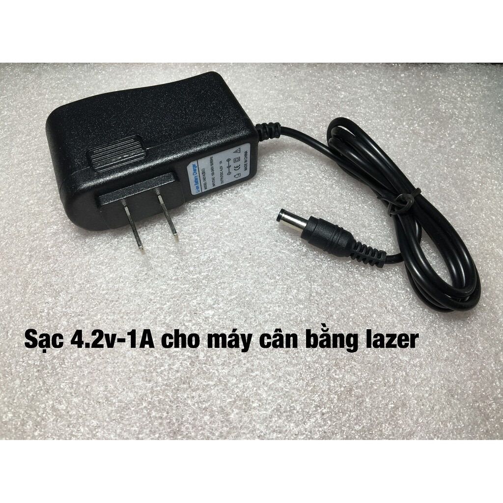 Sạc pin máy cân bằng laser