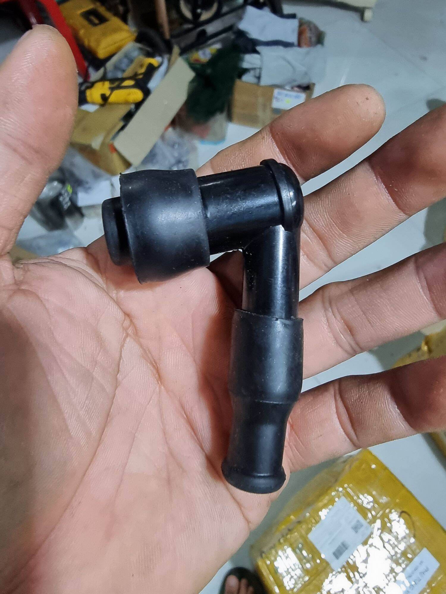 Nắp chụp bugi WS 110 - RSX (loại xịn) (có điện trở)