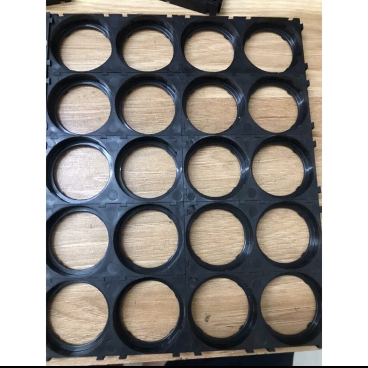 Khung Nhựa Cố Định Pin 33140 (1 khung 2 lỗ)