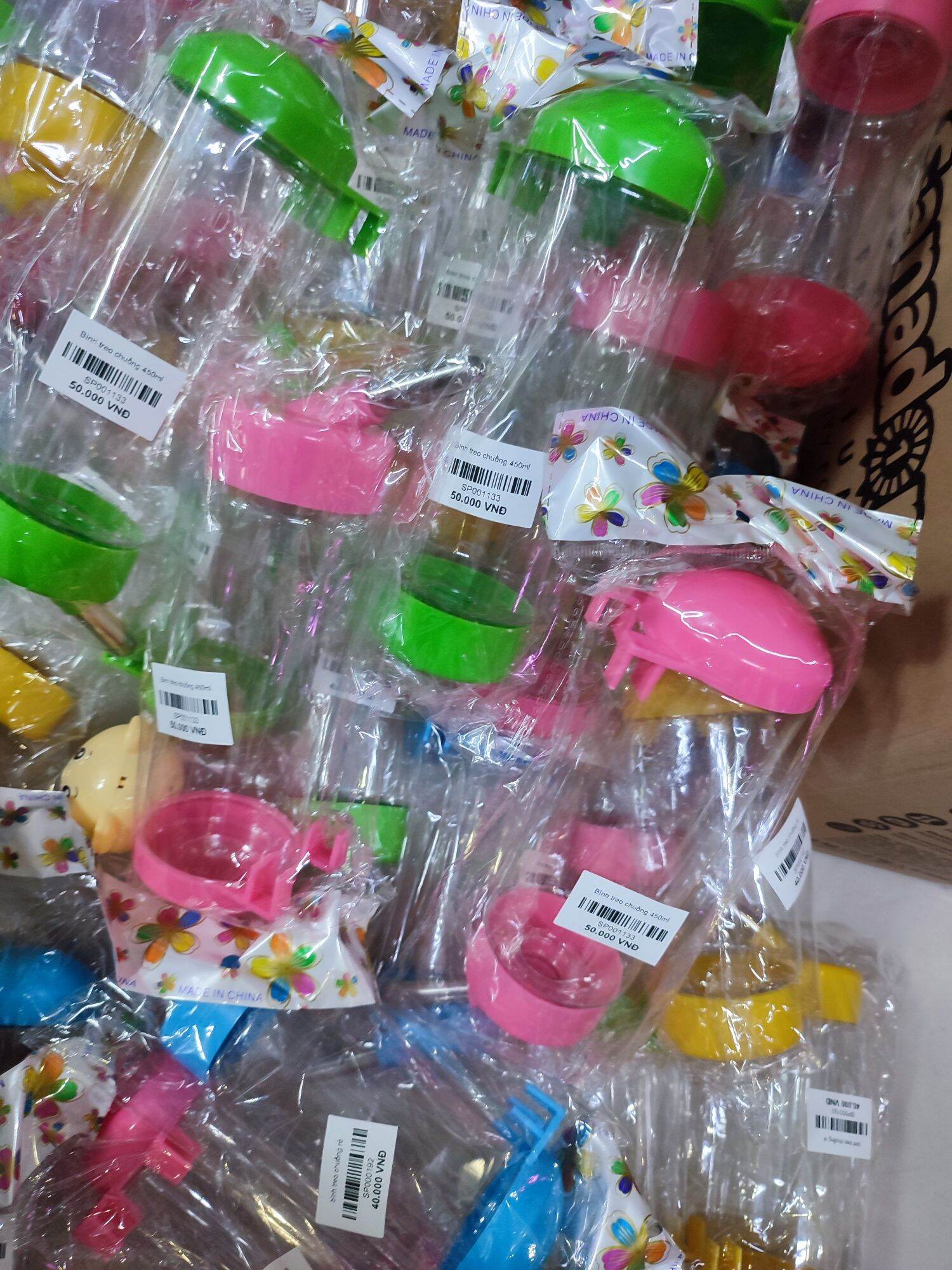 Bình nước treo chuồng cho thú cưng