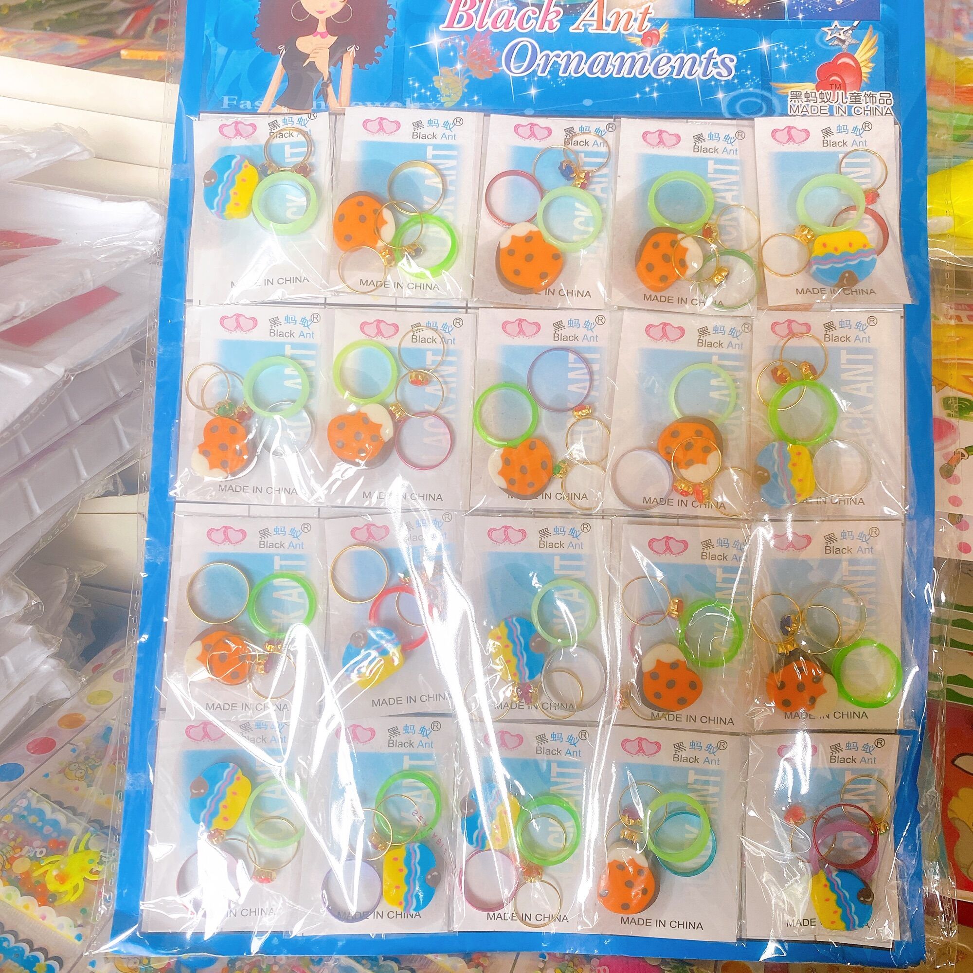 Vỉ 20 túi nhẫn kèm tấy siêu xinh ( sỉ đồ trẻ em)