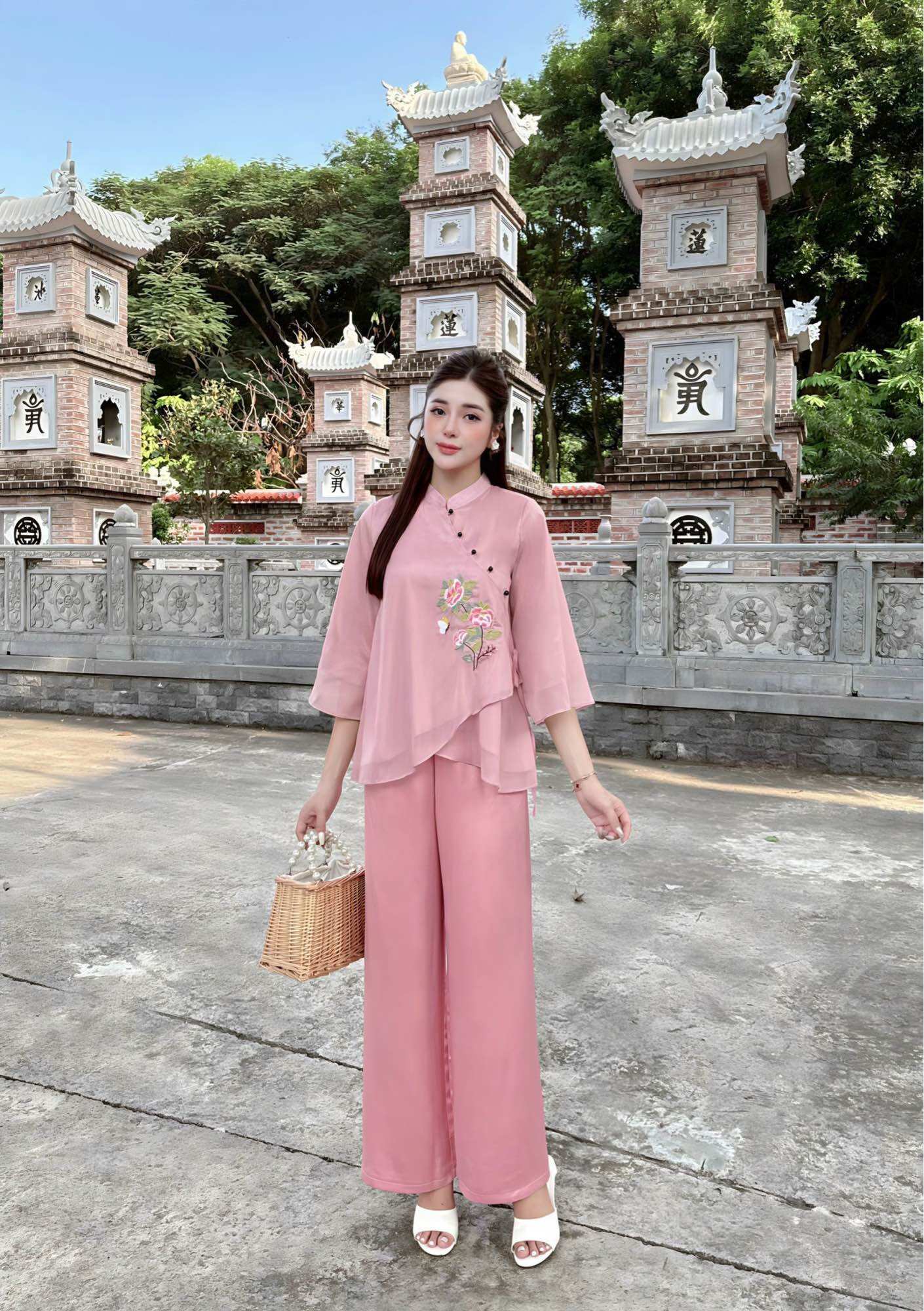 Bộ lụa voan tơ cao cấp thêu hoa nổ tinh tế