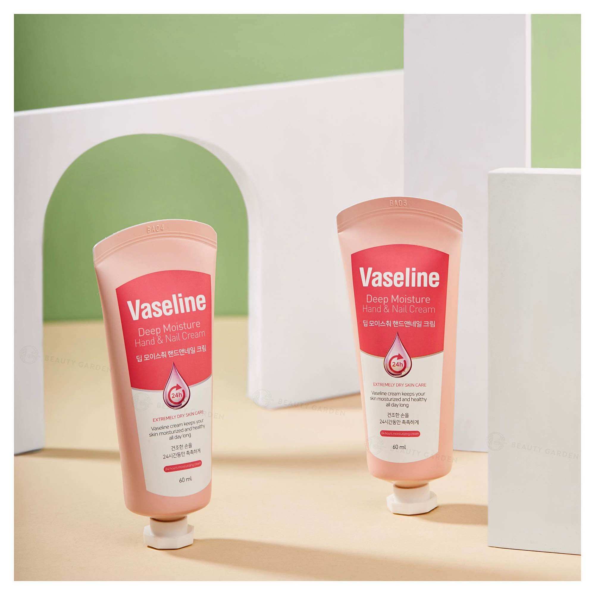 KEM DƯỠNG DA TAY MÓNG VASELINE 24H DEEP MOISTURE HAND NAIL CREAM 60ML
