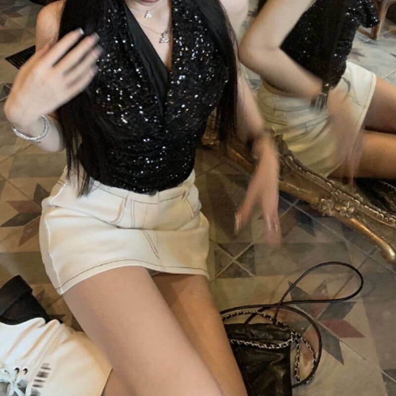 Áo kim sa cổ đổ hở lưng