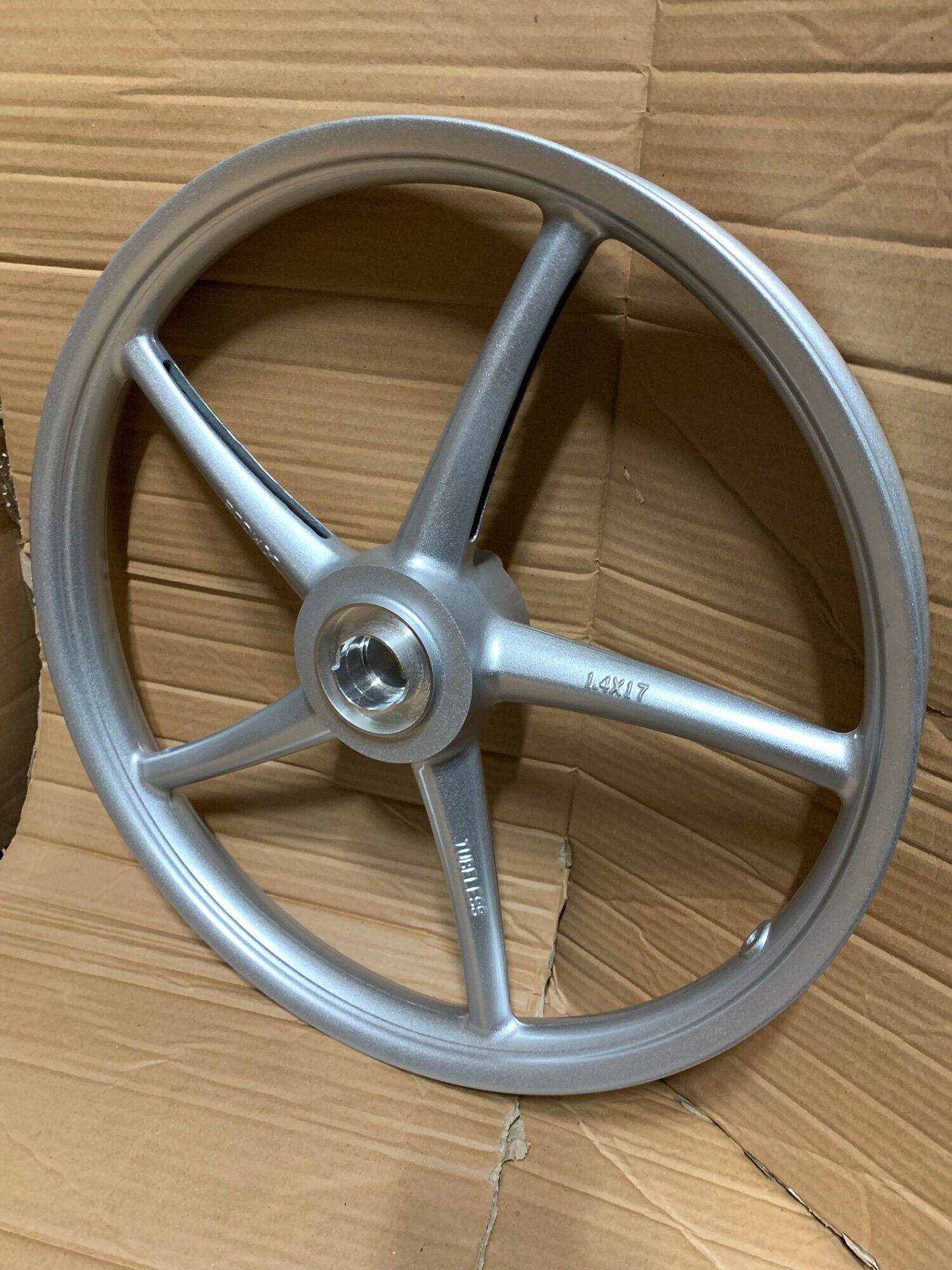 mâm 5 cây sirus 1 dĩa size 1.4 và 1.6 hiệu Xmode