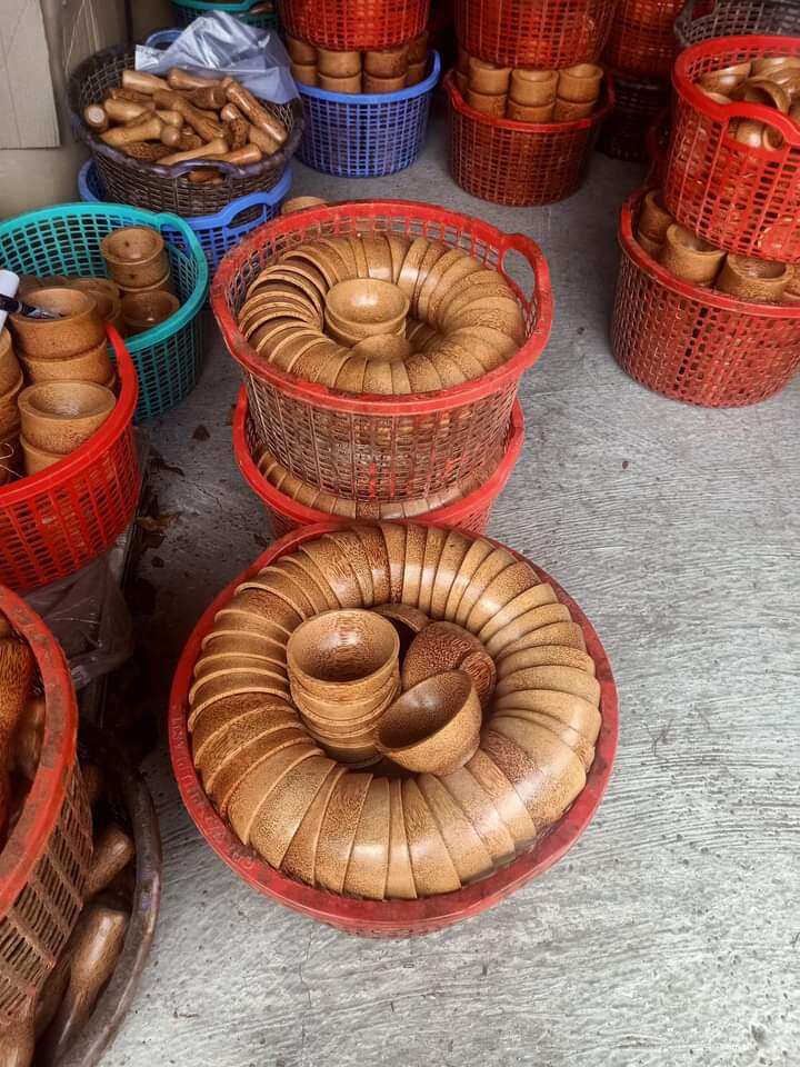 dĩa lớn làm từ gỗ dừa