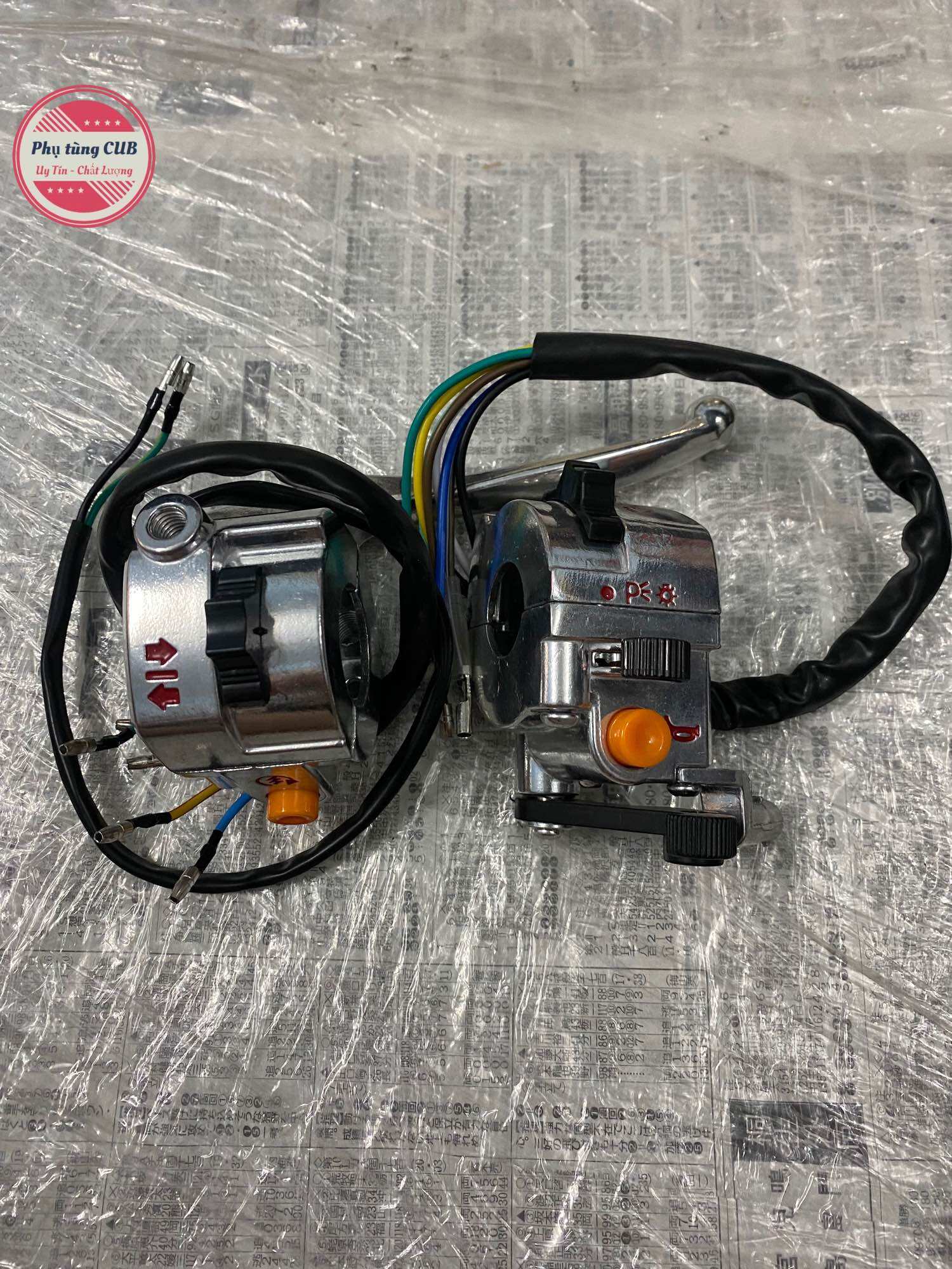 Bộ cùm công tắc xe CUB 82-Dd