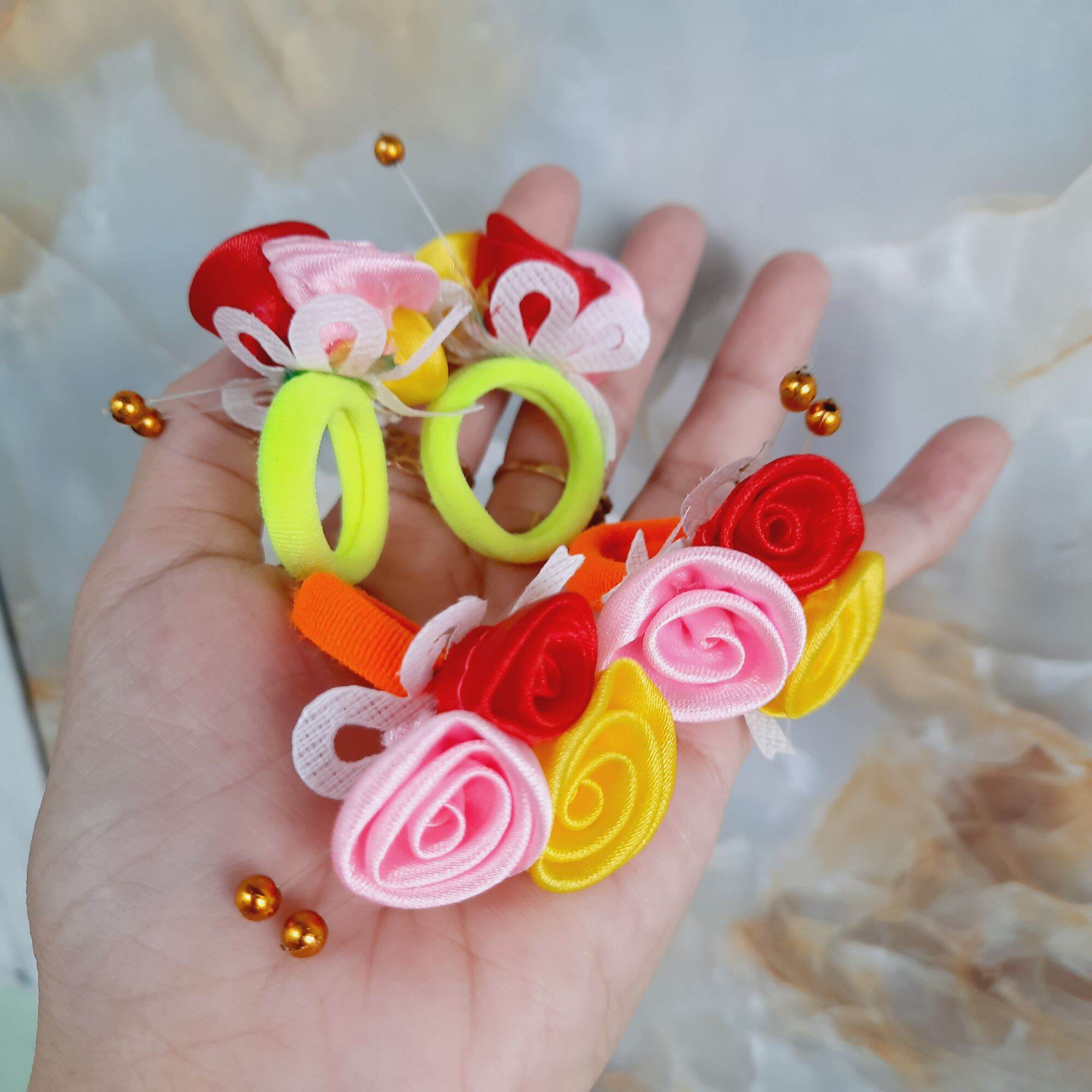 Một cặp thun cột tóc 3 bông hoa cho bé (màu ngẫu nhiên)
