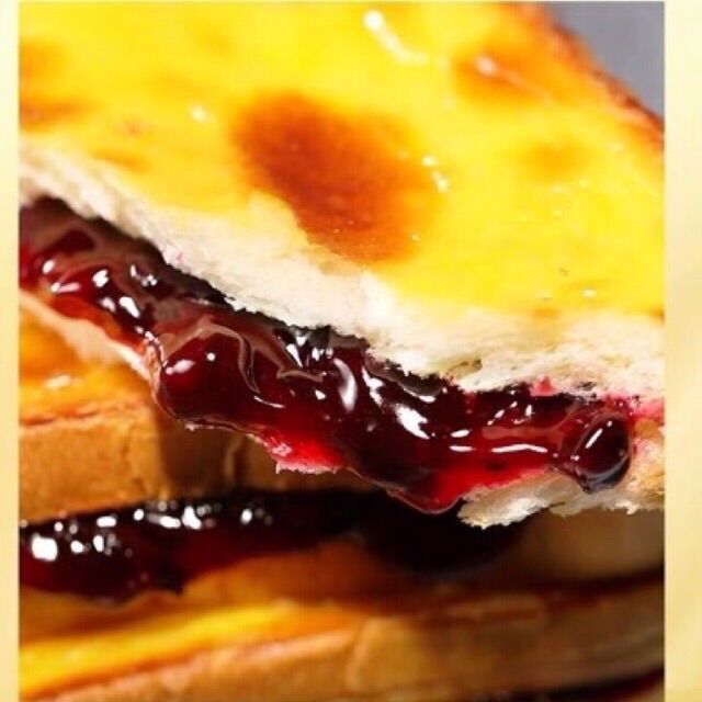 Bánh mì Phomai nhân Việt Quất