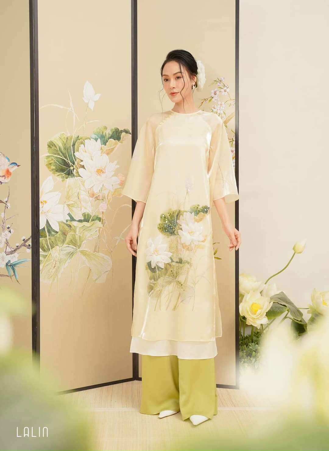 Áo dài cách tân nữ đính hoa sen cao cấp - A22
