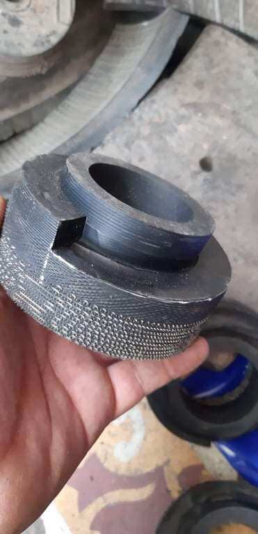 Cao su nâng gầm xe caren ( bộ 2 cục )