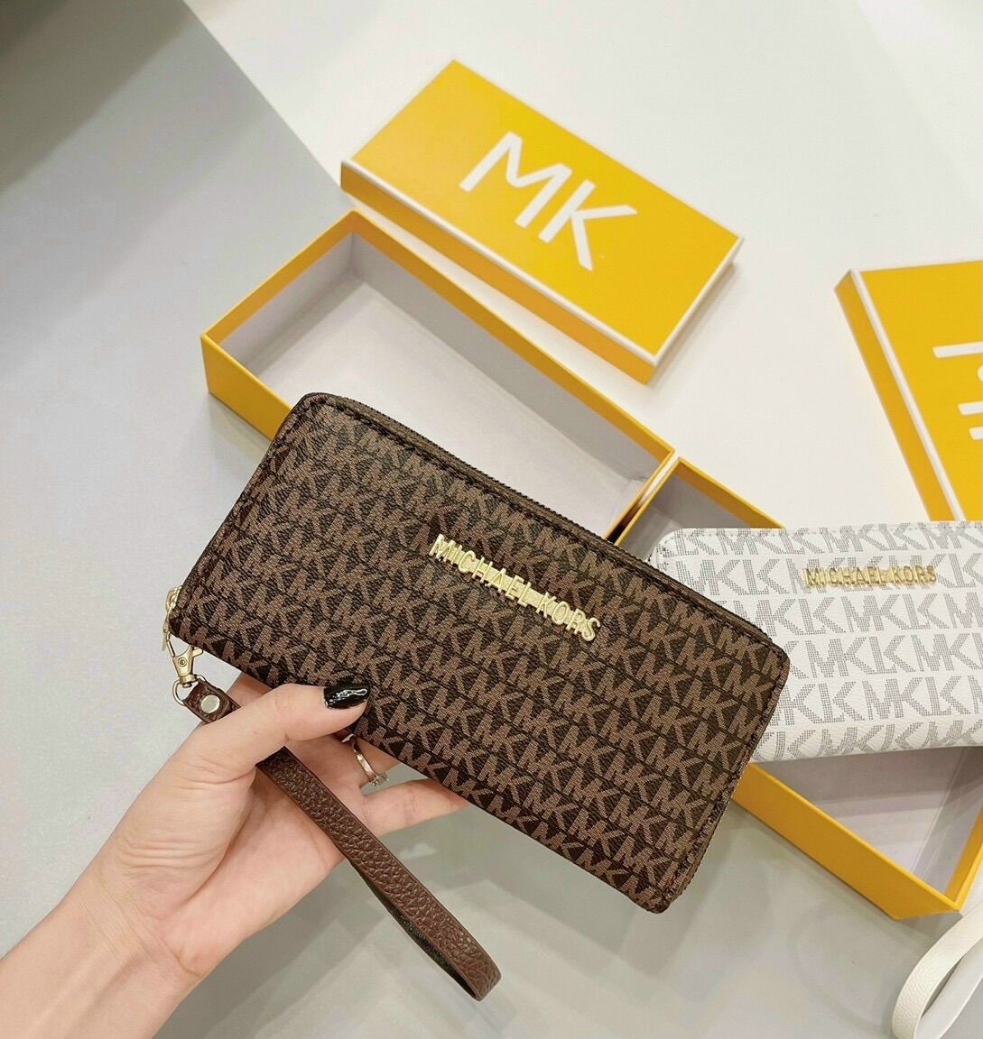 Ví cầm tay  size 20cm