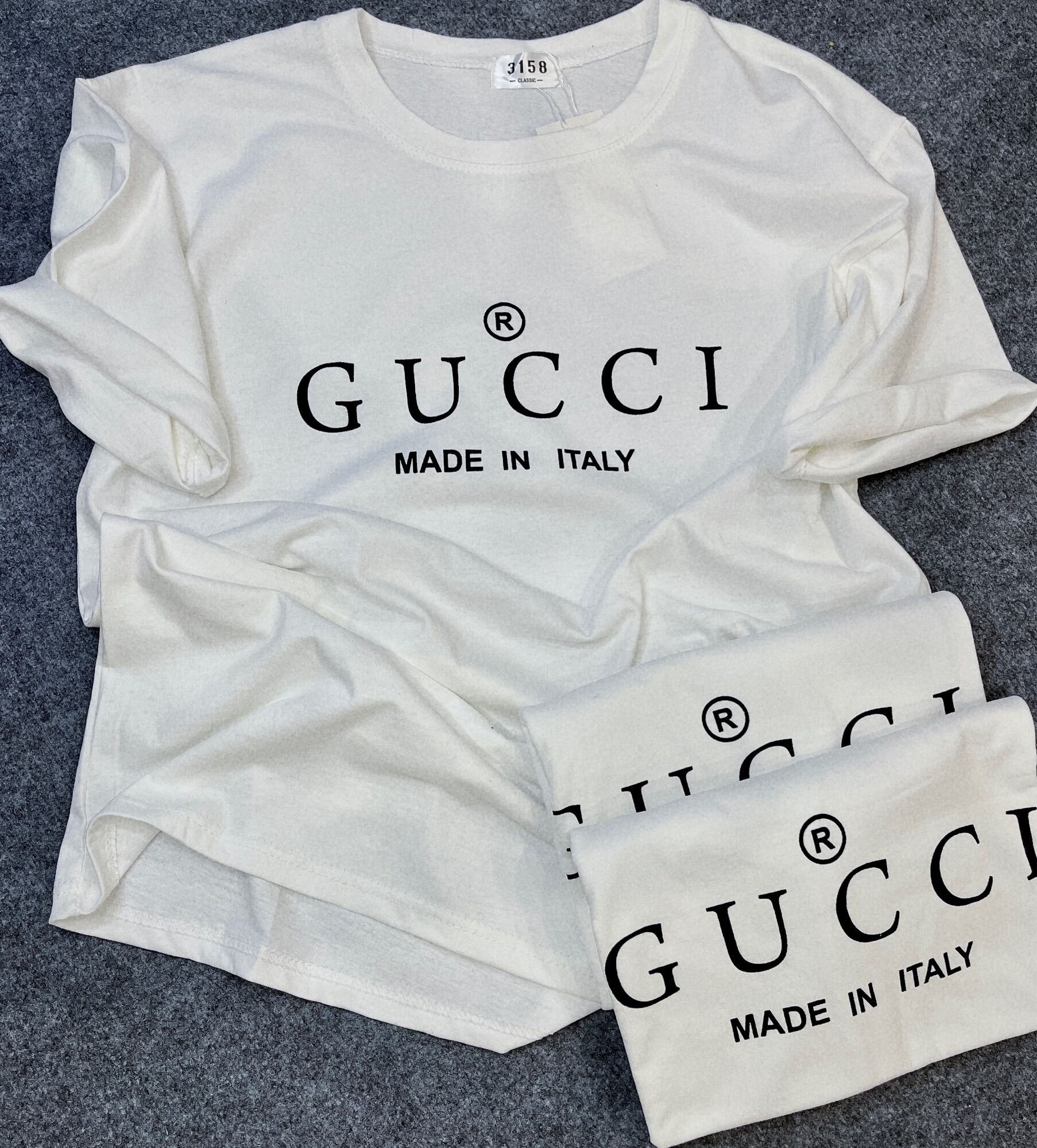 Áo phông nam nữ cổ tròn Unisex in chữ GC
