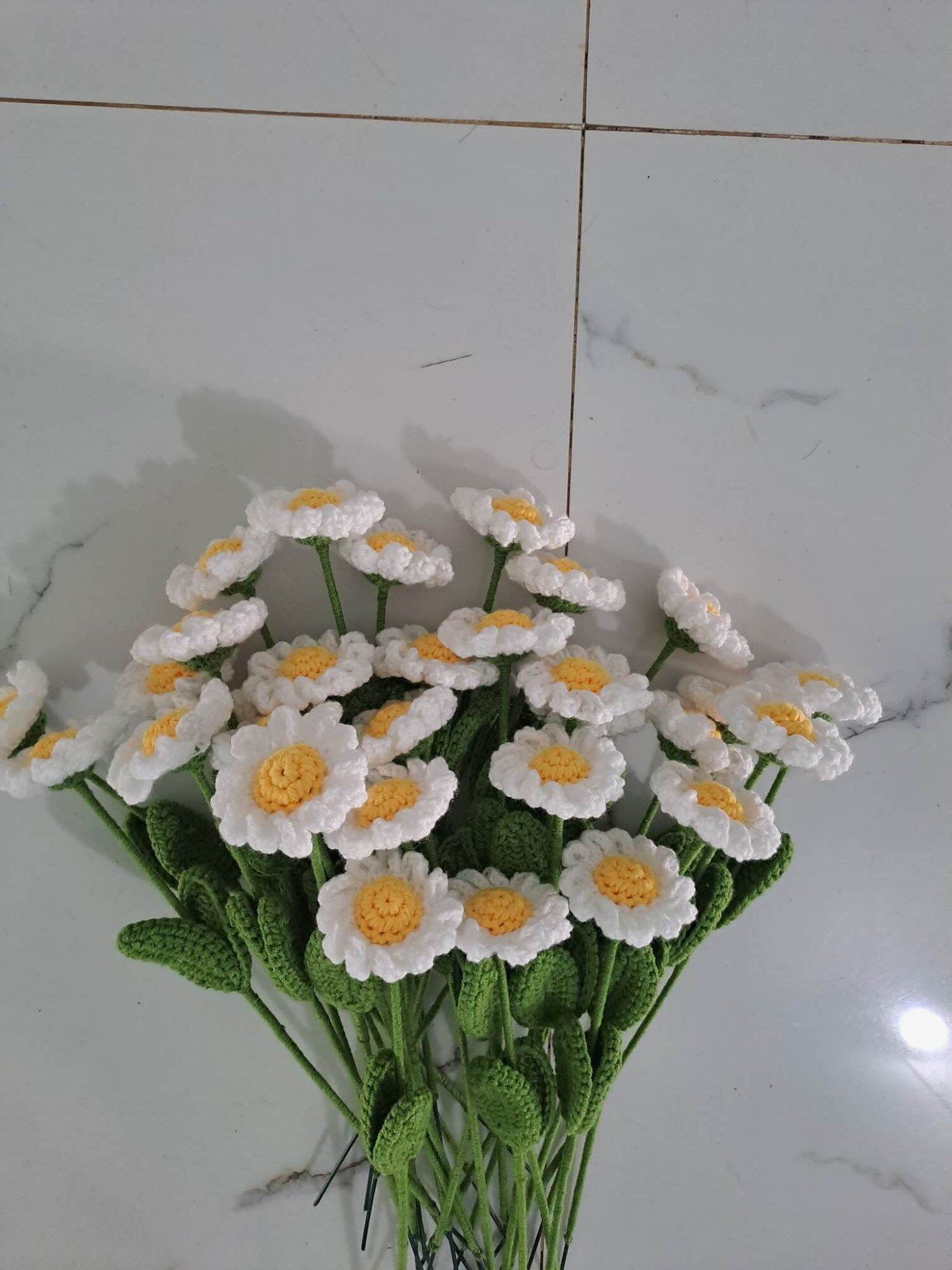 Cành hoa cúc trắng dùng để trang trí, gói kèm hoa, cắm bình