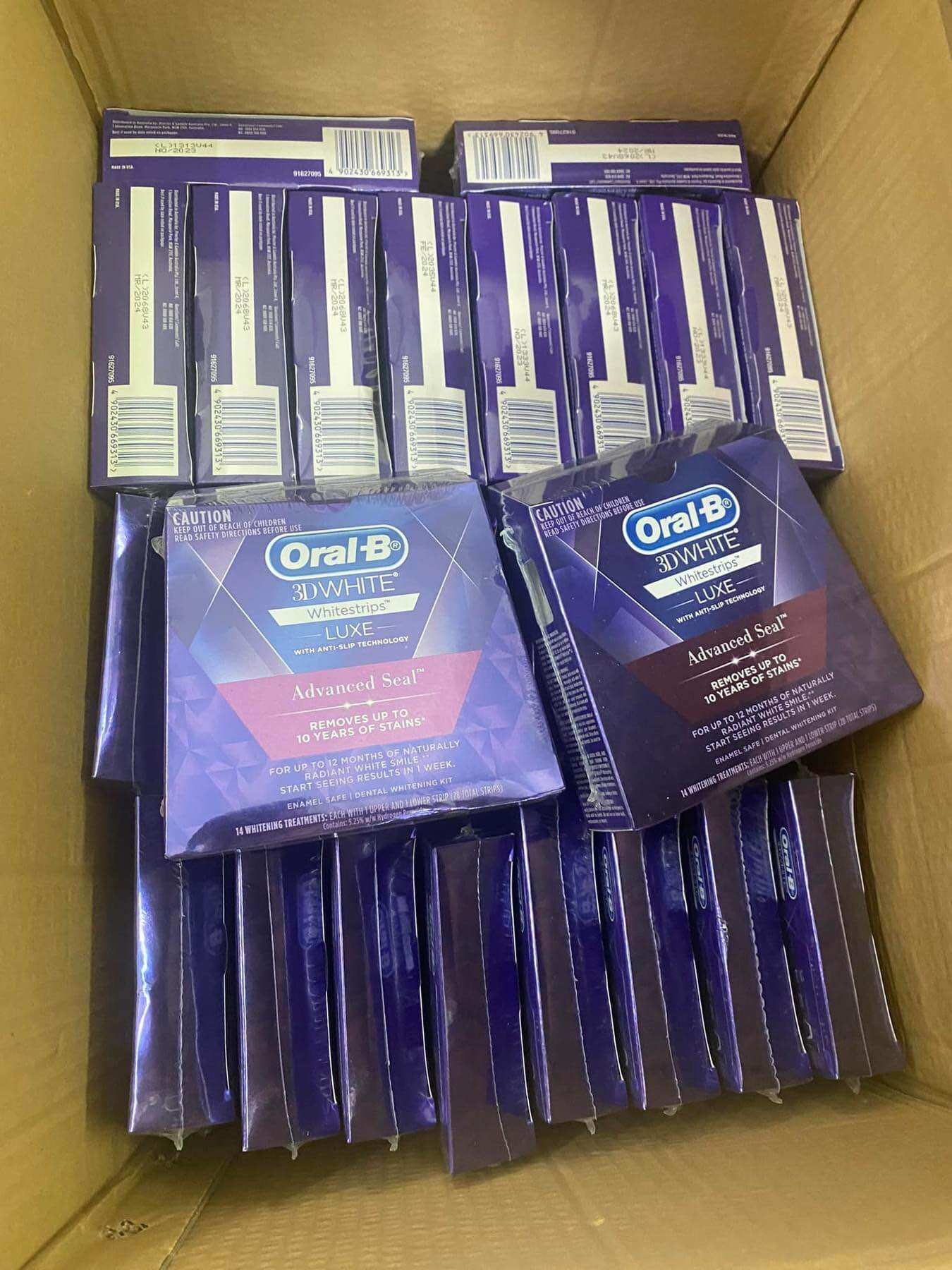 Miếng dán tẩy trắng răng OralB 3D White Whitestrips (1 hộp 14 miếng )