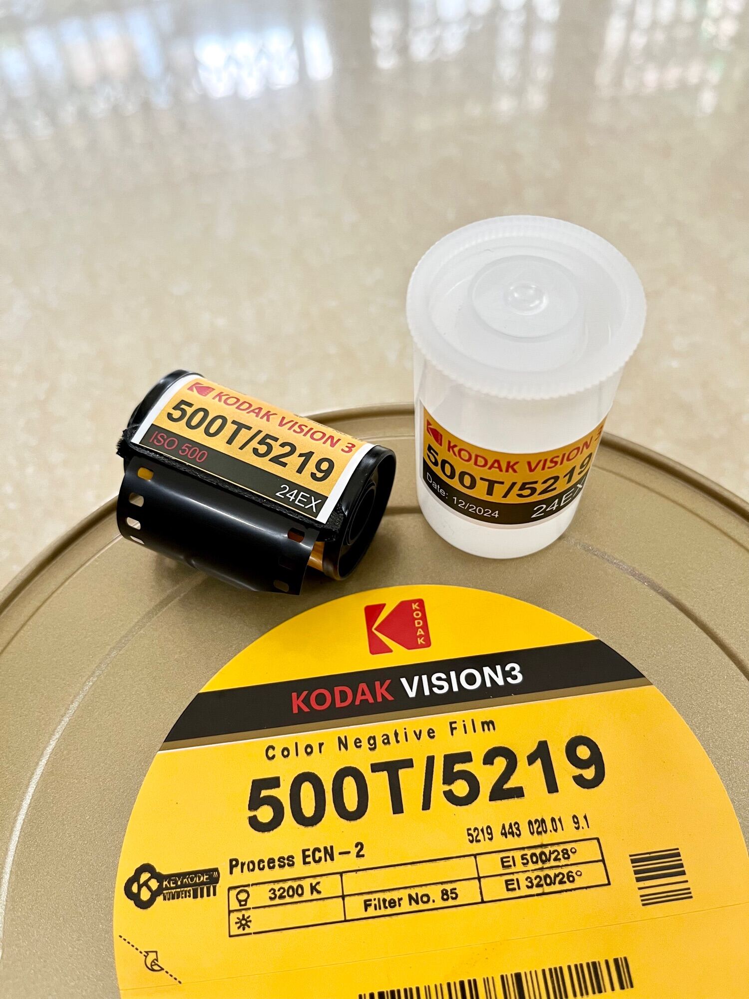 [HCM]Film KODAK VISION 3 500T 5219 date mới 2024 film 35mm 24exp - phim CINE được chiết ra từ bánh...