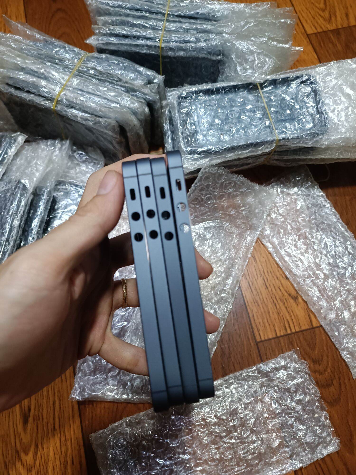 Vỏ 5G Zin New xanh đen Chuẩn