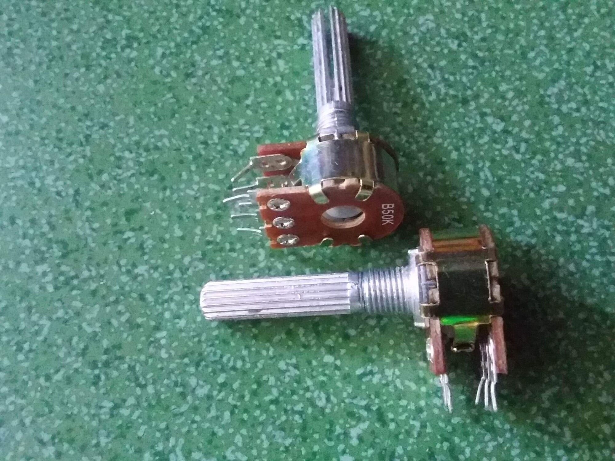 5- CHIẾC VOLUME ĐÔI CÁN DÀI 3CM CHÂN NGAY 50K