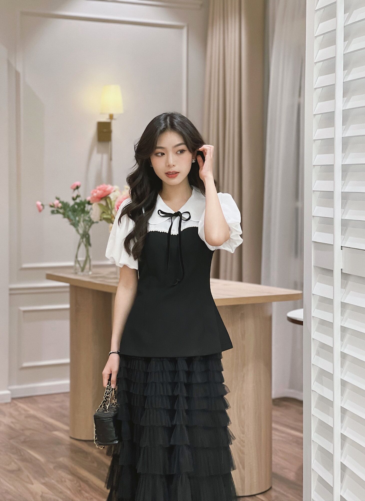 Outset - Áo CAMILE ngọc trai tiểu thơ