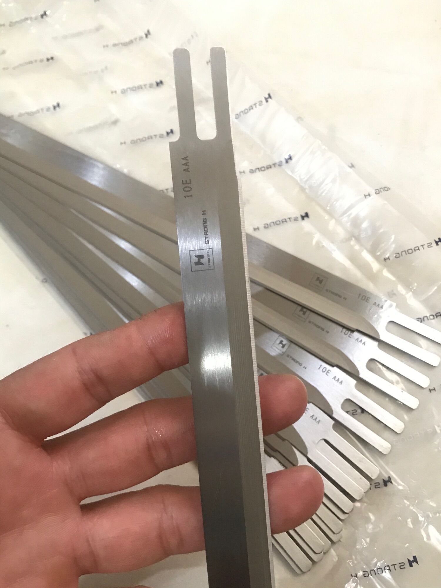 Dao cắt vải Stroong-H 10inch
