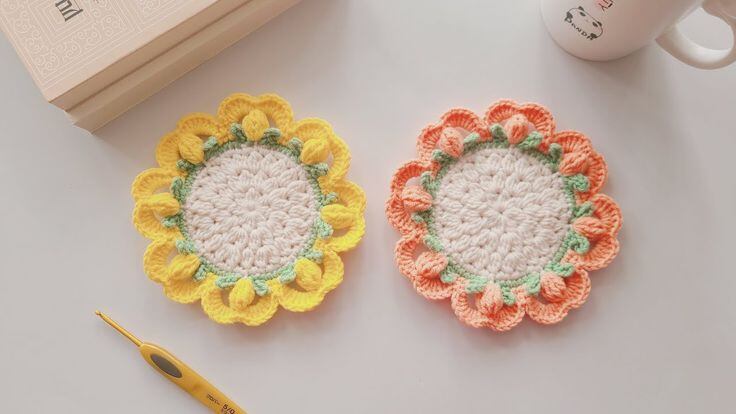 Miếng lót ly bằng len handmade hình hoa thấm hút tốt