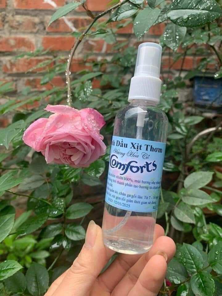 Tinh Dầu Xịt Thơm Quần Áo Comforts 100ml