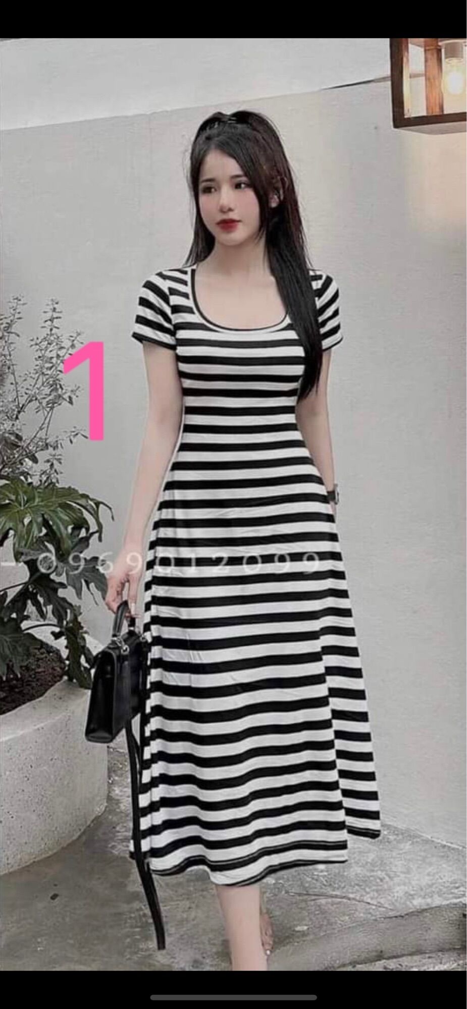 Đầm kẻ sọc body dáng maxi dài cổ vuông